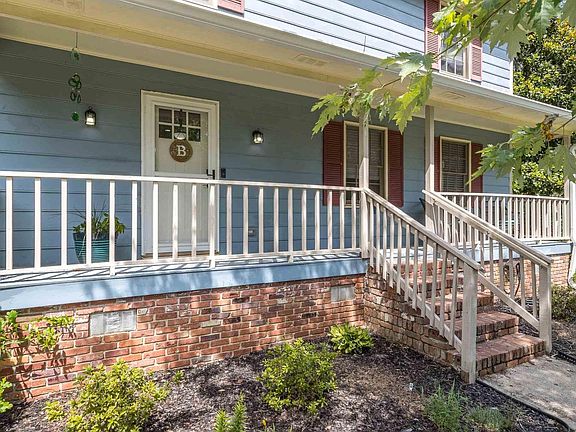 4th image of 22 Bedford Ct