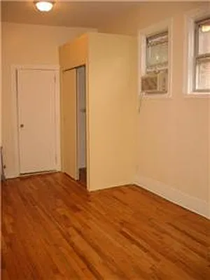 Rented by Bank Neary | media 2