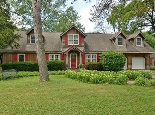 2044 Greenview Rd, Northbrook, IL 60062