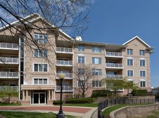 1715 Pavilion Way UNIT 406, Park Ridge, IL 60068