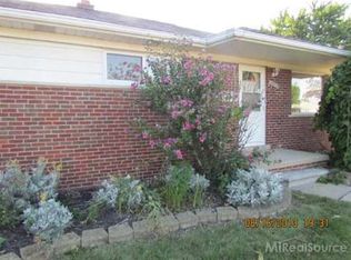 25625 Collingwood St, Roseville, MI 48066