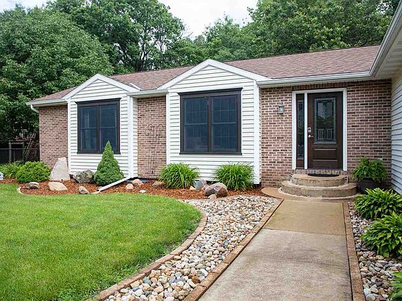 2nd image of 9737 Sylvan Dr