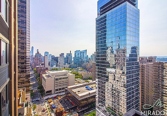 4th image of 145 W 67th St APT 32J