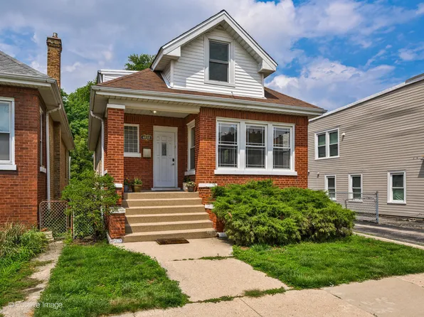 4838 W Cornelia Ave, Chicago, IL 60641