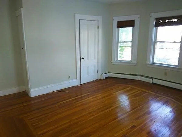2 bed, 1.0 bath, 1200 sqft, $2,600 — Photo 2