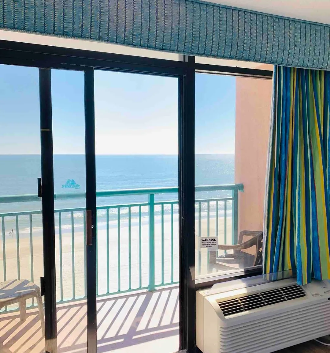 2207 S Ocean Blvd — Photo 1