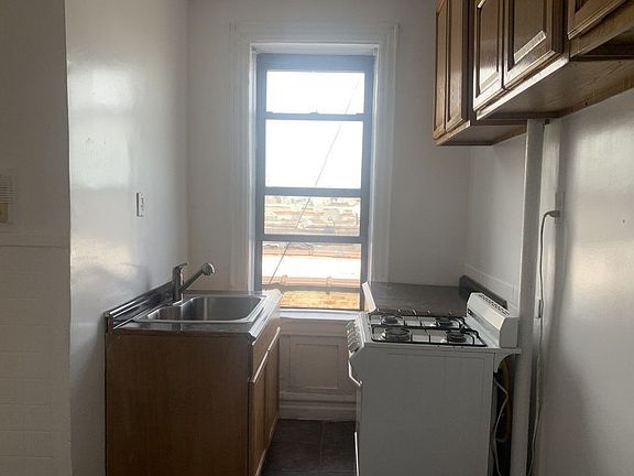 4th image of 25-59 Steinway St #4C