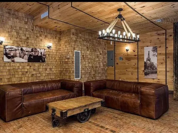 949 Willoughby Avenue image 12 of 16