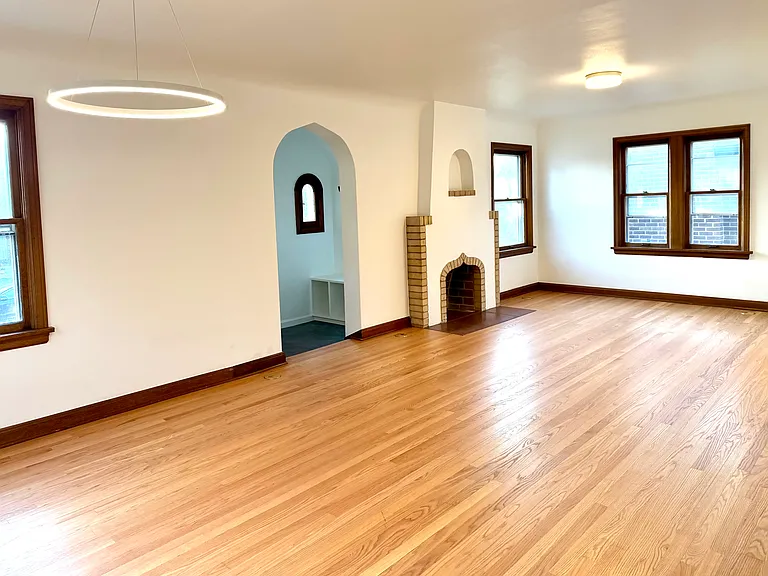 living room / entry