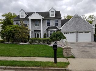 77 W Shenendoah Rd, Howell, NJ 07731