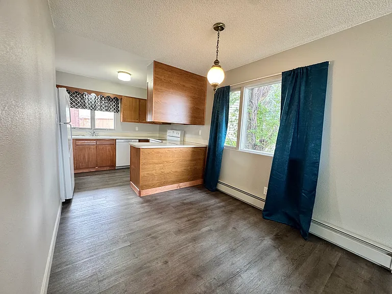 1091 Helena Ave — Photo 12