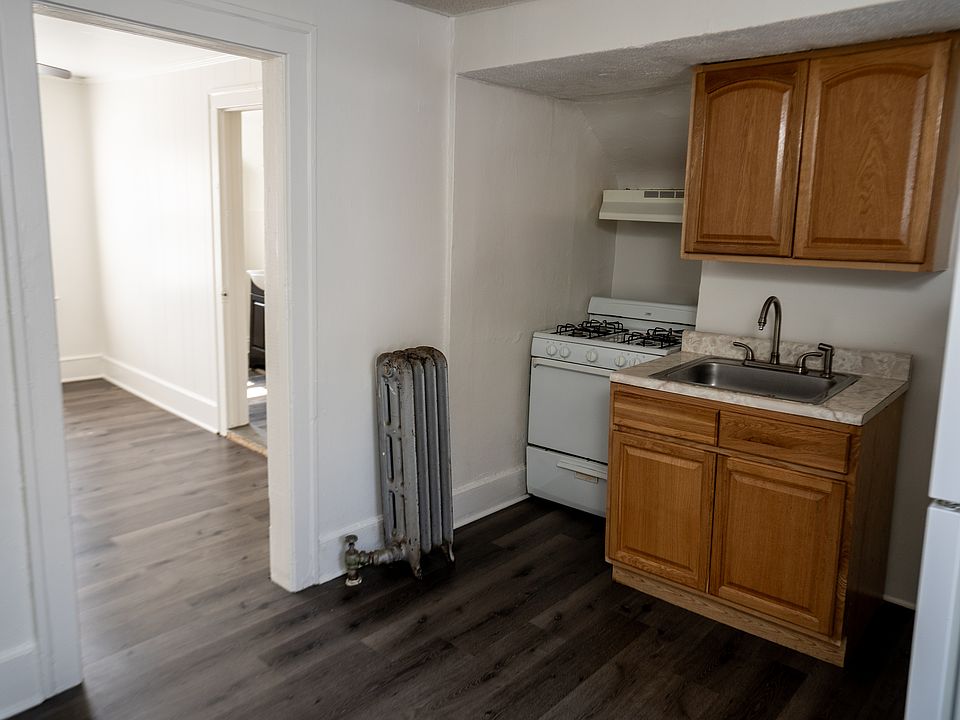 1st image of 430 Roseville Ave Floor 3