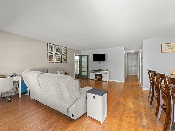 2nd image of 1020 S Gables Blvd