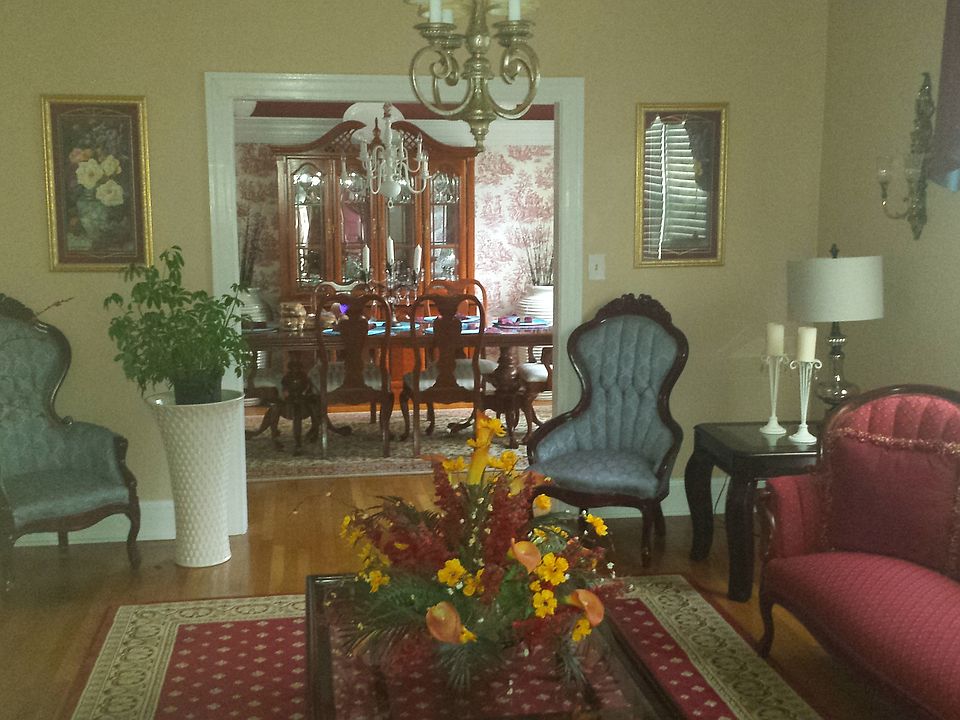 2nd image of 1102 Knollwood Dr NW