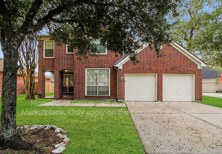 18431 Sailfish Cove Dr — Photo 1