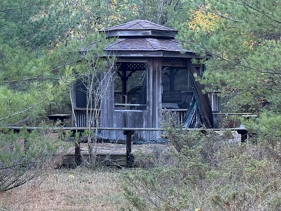 4th image of 1624 Birch Rd