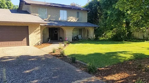 835 Greenwich Dr Photo 1