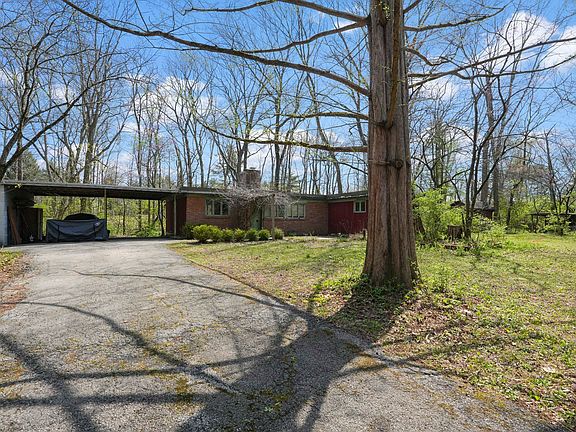 4th image of 8275 Red Bud Ln