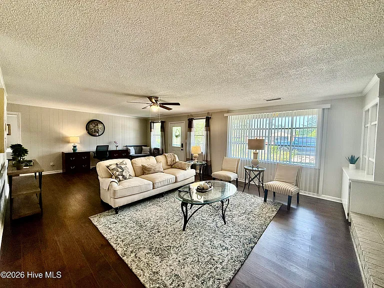 2514 Elderberry Dr — Photo 3