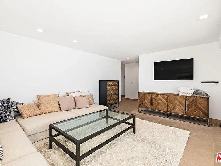 25302 Malibu Rd — Photo 25