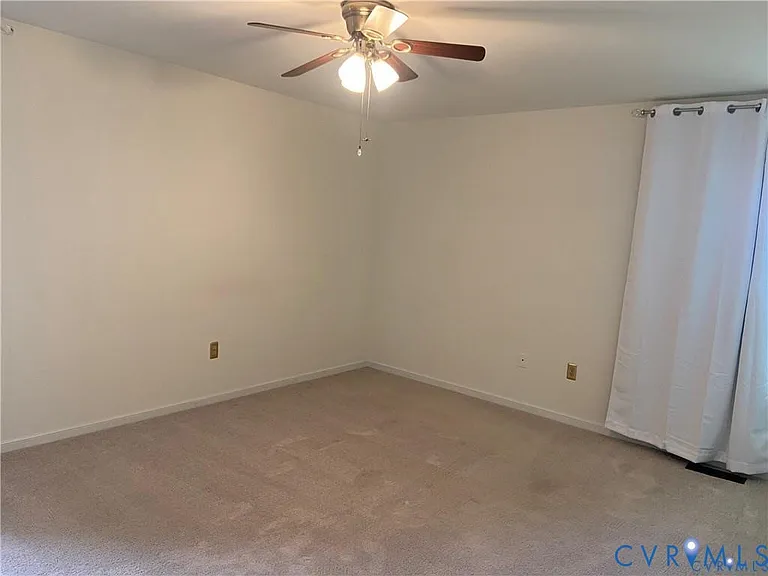 6415 Chenault Way — Photo 5