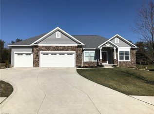 2427 Santry Cir NW, North Canton, OH 44720