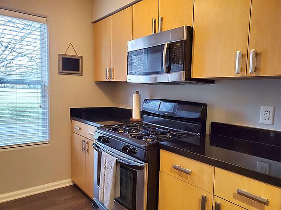 3rd image of 935 Quay Ave #935F