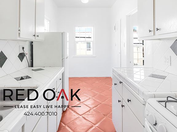 4th image of 664 S Cochran Ave #203