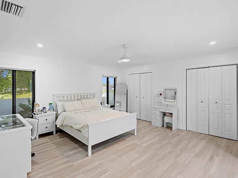 10955 SW 36th St — Photo 90