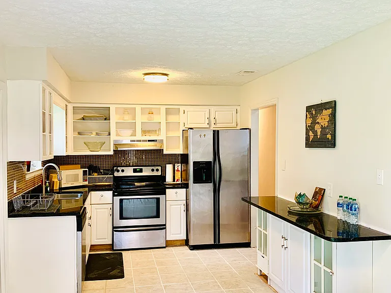 210 Wesley St — Photo 6