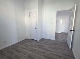 135 Hawthorne Ave