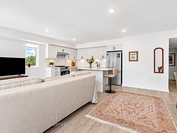 2nd image of 152 Springhurst Ave #6