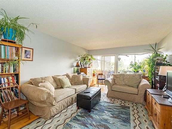 4th image of 964 Heywood Ave #414