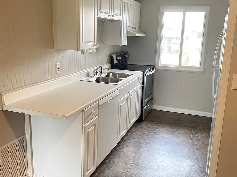 1833 Gascony Parc Dr #1833 — Photo 9