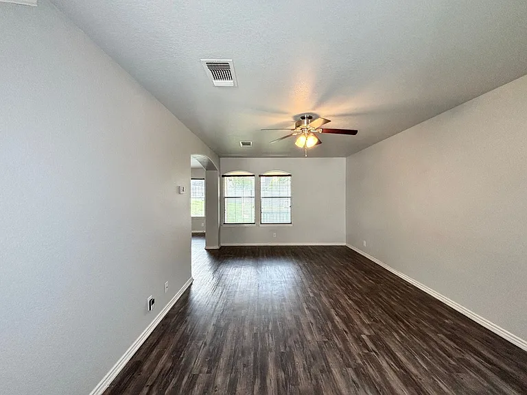 6626 Clovis Ct — Photo 3