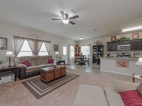2nd image of 212 Oaklawn Dr
