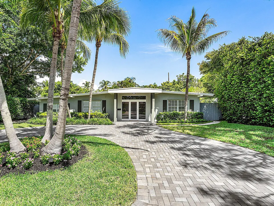 233 Lake Ter