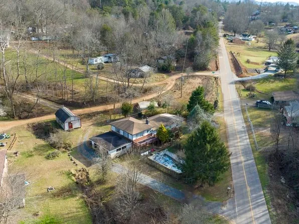 1203 Lake Emory Rd, Franklin, NC 28734