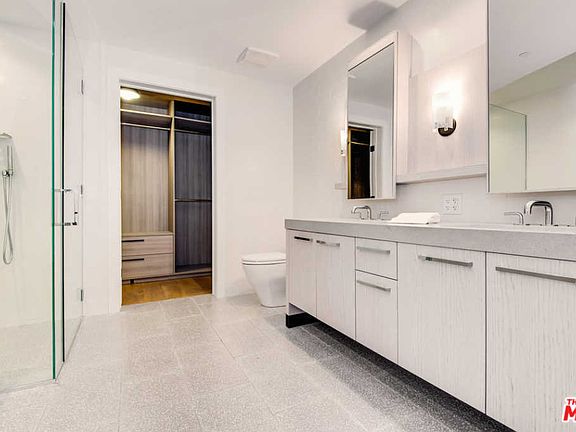 3rd image of 10777 Wilshire Blvd Unit 703