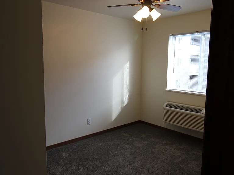 Dreamsville Apartments — Photo 35