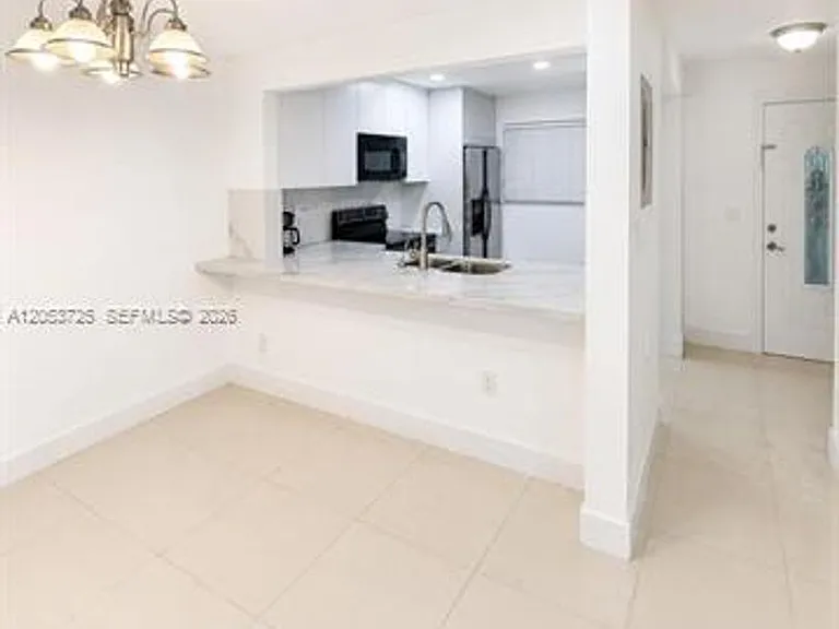 10871 NW 7th St #Townhouse 14-24 — Photo 3