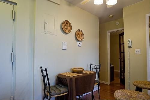 4th image of 972 E 88th St APT 203