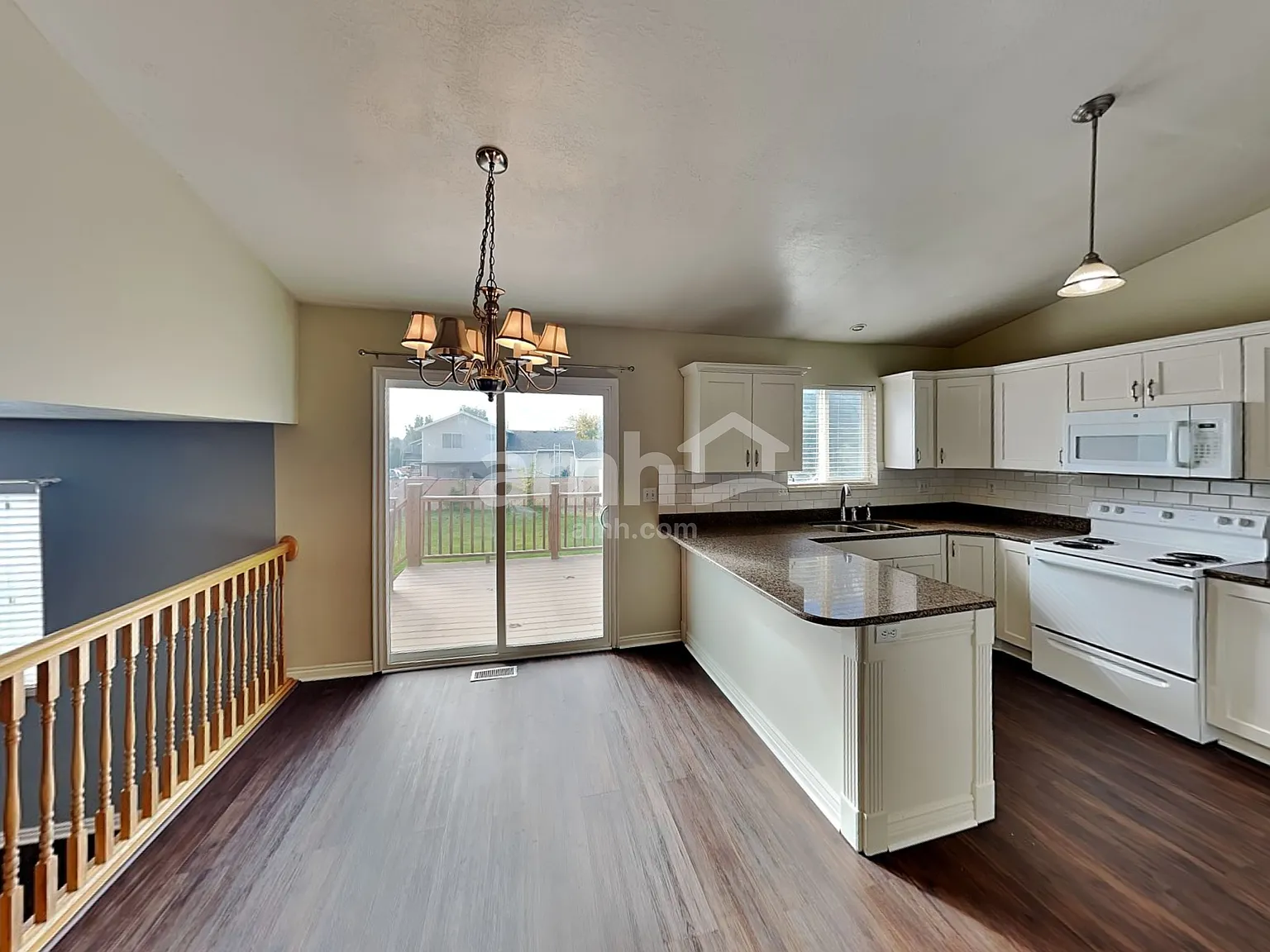 5 bed, 3.5 bath, 2322 sqft, $2,695 — Photo 4