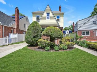 236-11 Seward Ave, Bellerose Manor, NY 11427