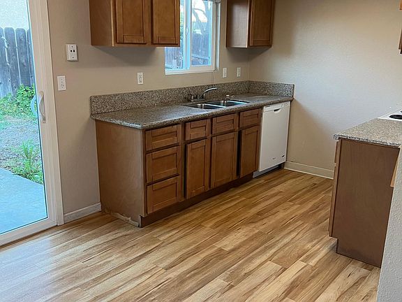 2nd image of 3405 Sherwood Ave Unit 1