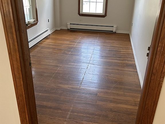 3rd image of 226 High St #1
