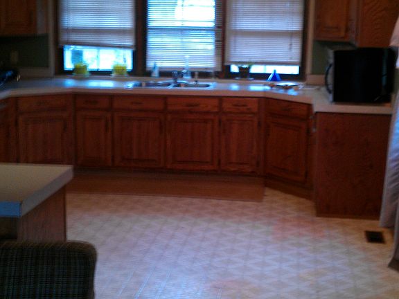 4th image of 19215 Ottawa Ln