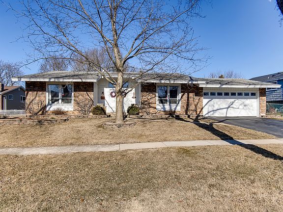 2nd image of 6819 Woodridge Dr