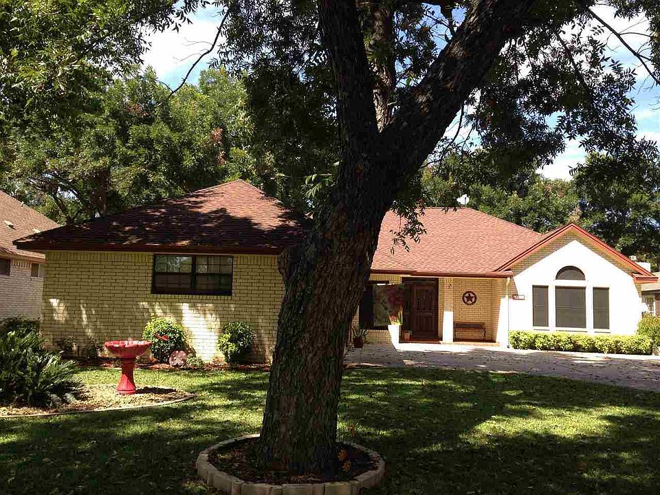 1st image of 348 Meadowlakes Dr