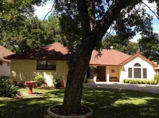 348 Meadowlakes Dr, Meadowlakes, TX 78654
